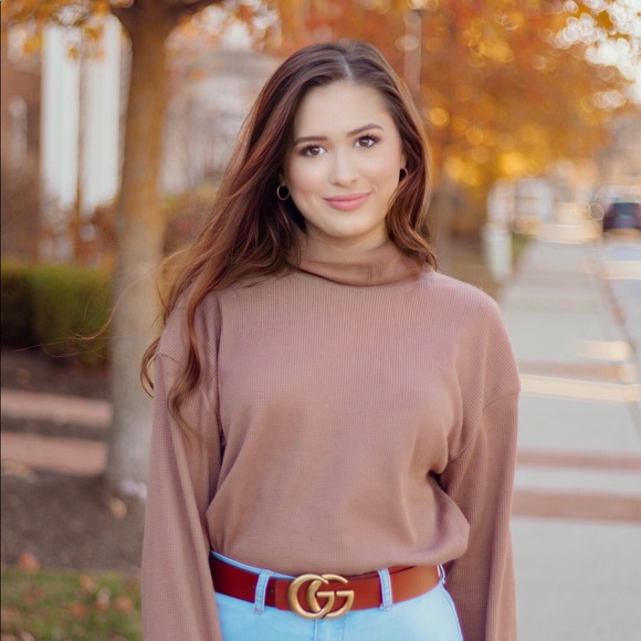 Meet Your Posh Ambassador ✨ - Picture 1 of 5